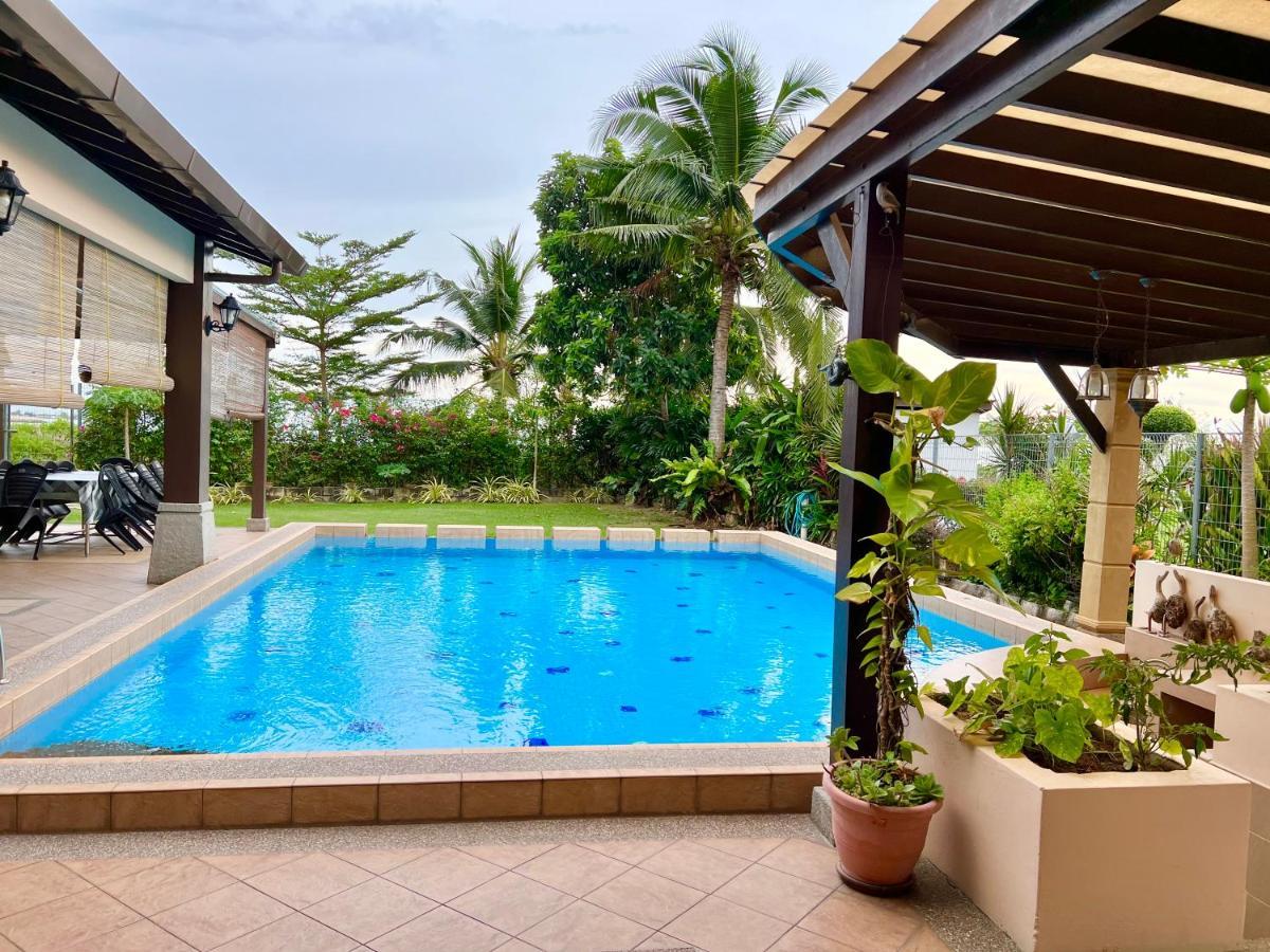 Melaka Beachfront Villa With Pool Zewnętrze zdjęcie