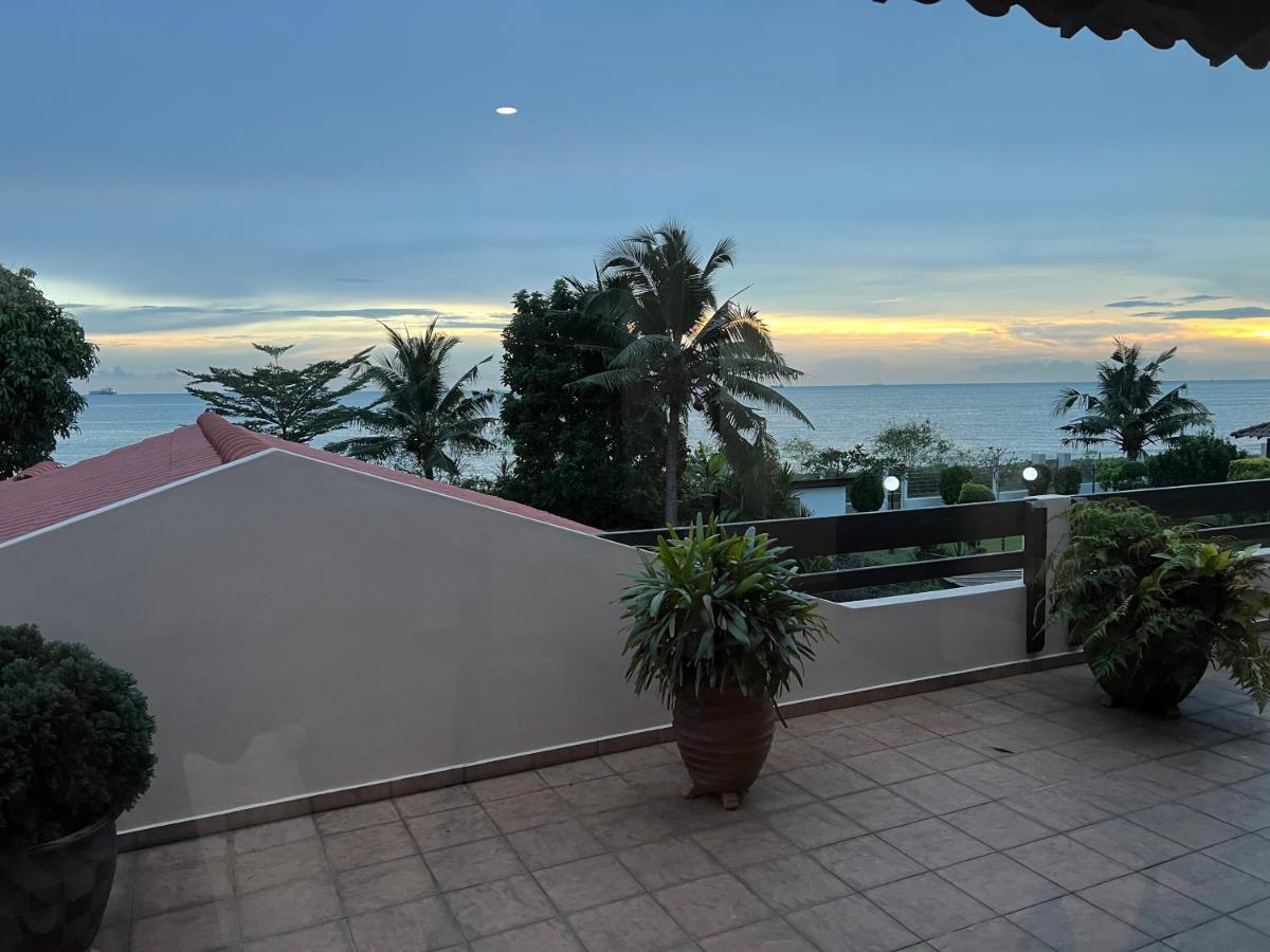 Melaka Beachfront Villa With Pool Zewnętrze zdjęcie