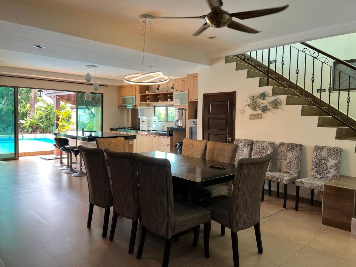 Melaka Beachfront Villa With Pool Zewnętrze zdjęcie