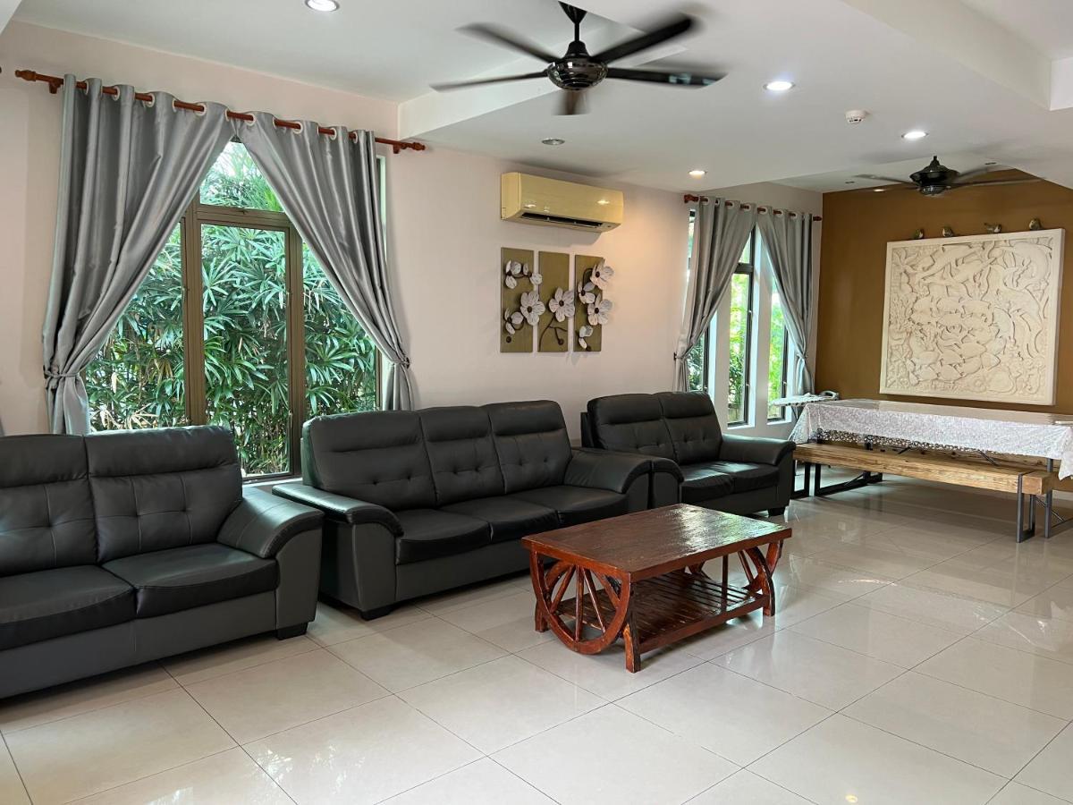 Melaka Beachfront Villa With Pool Zewnętrze zdjęcie