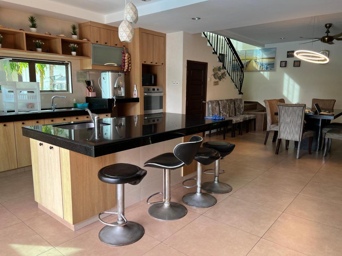 Melaka Beachfront Villa With Pool Zewnętrze zdjęcie