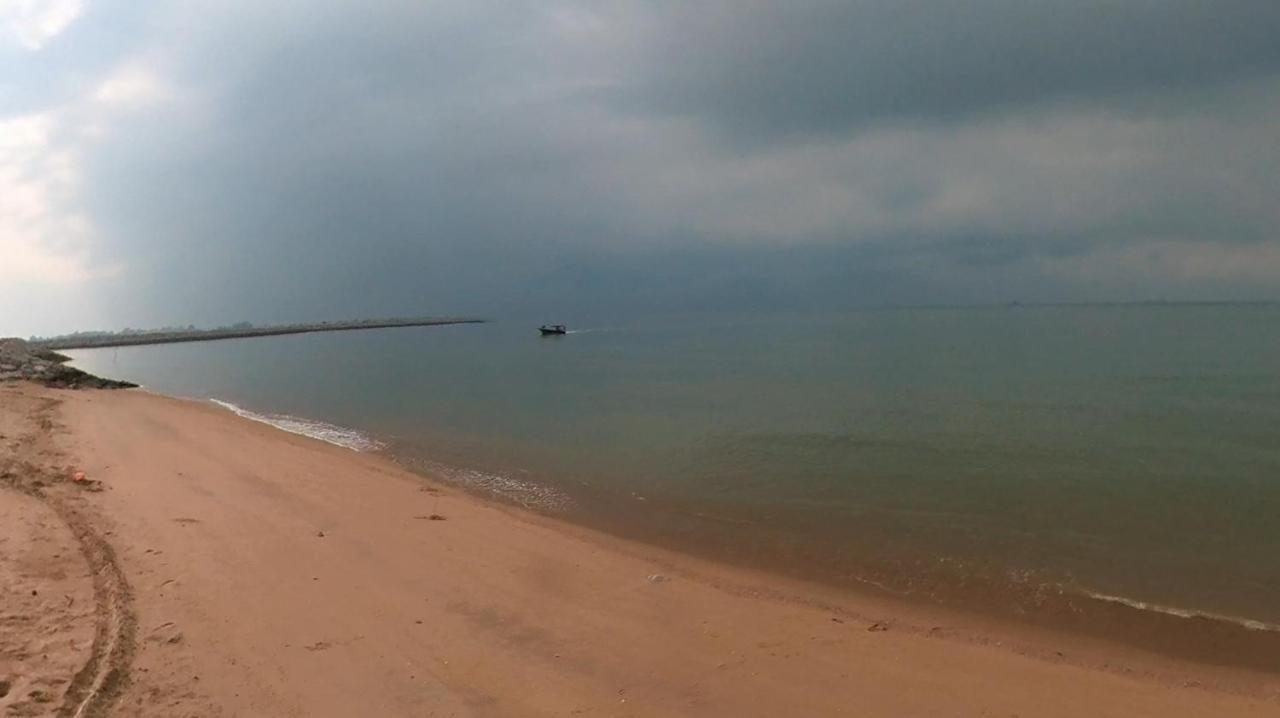 Melaka Beachfront Villa With Pool Zewnętrze zdjęcie