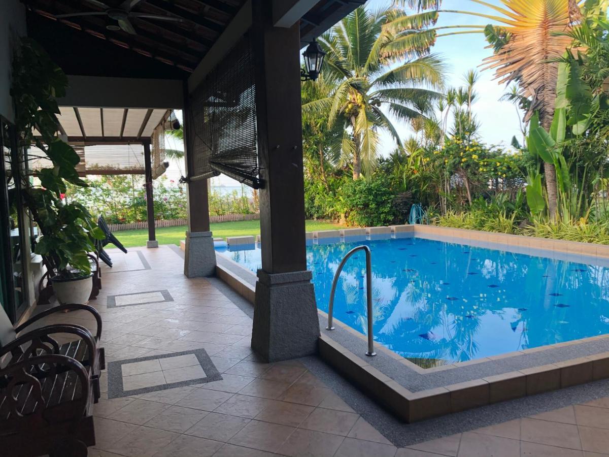 Melaka Beachfront Villa With Pool Zewnętrze zdjęcie