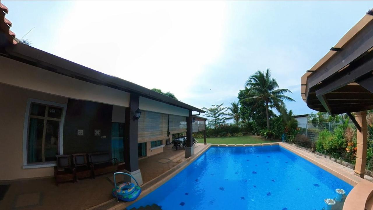Melaka Beachfront Villa With Pool Zewnętrze zdjęcie