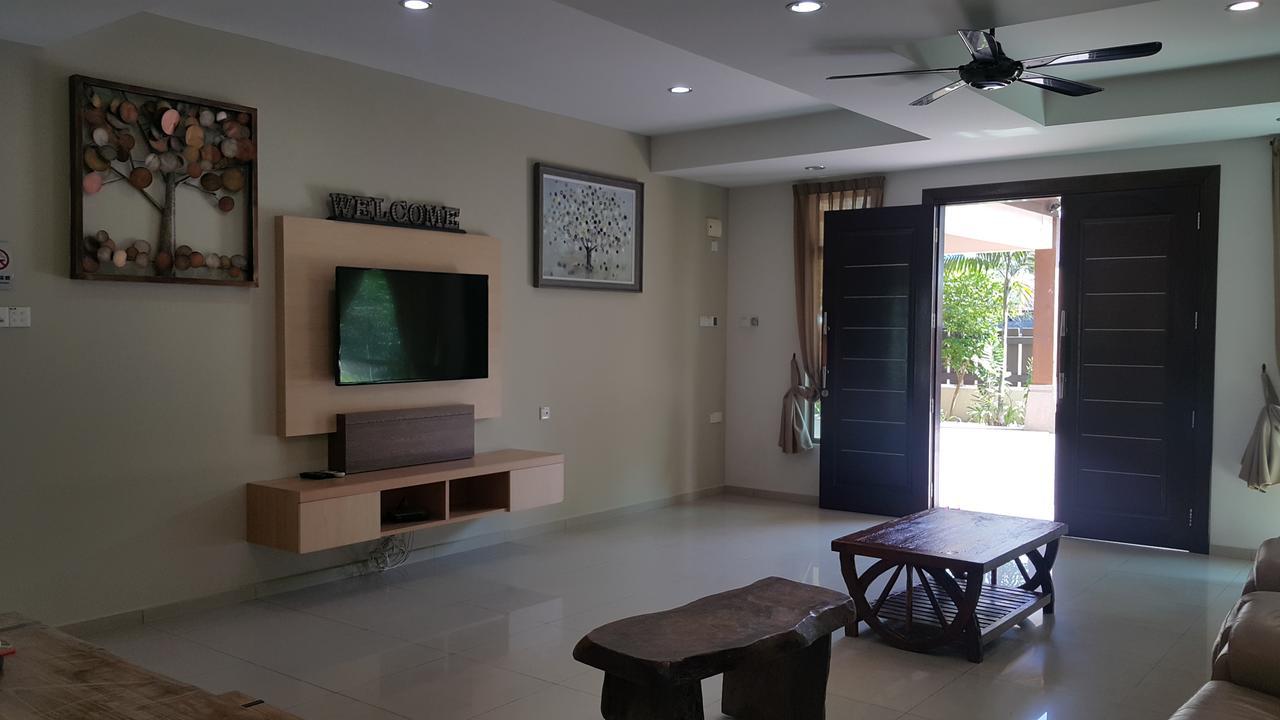 Melaka Beachfront Villa With Pool Zewnętrze zdjęcie