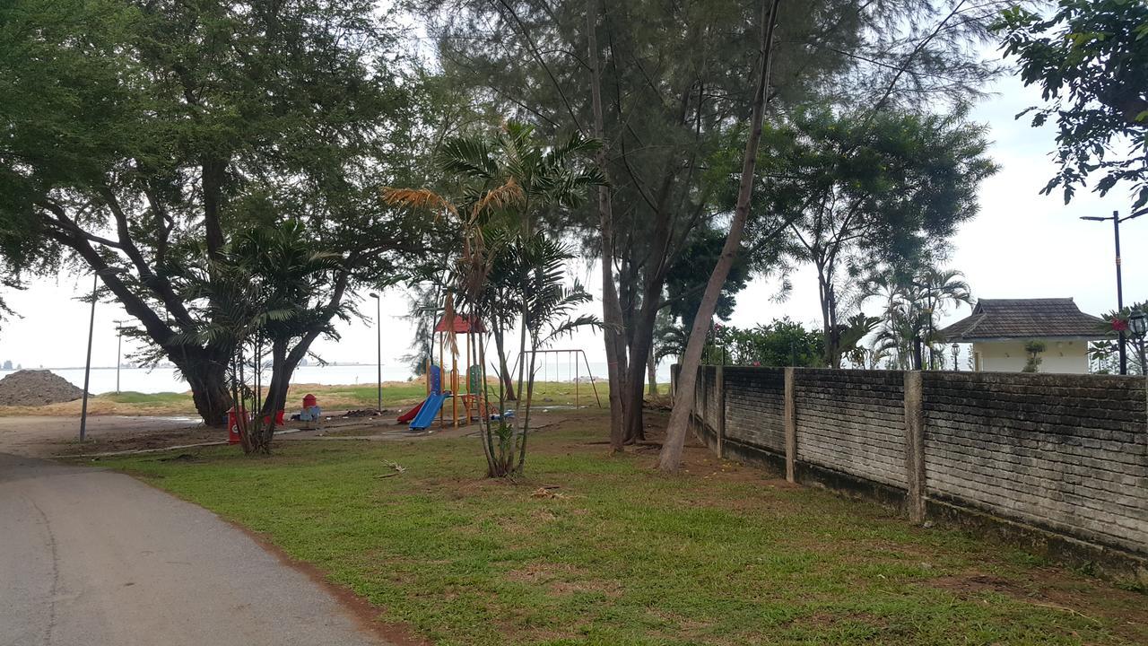 Melaka Beachfront Villa With Pool Zewnętrze zdjęcie