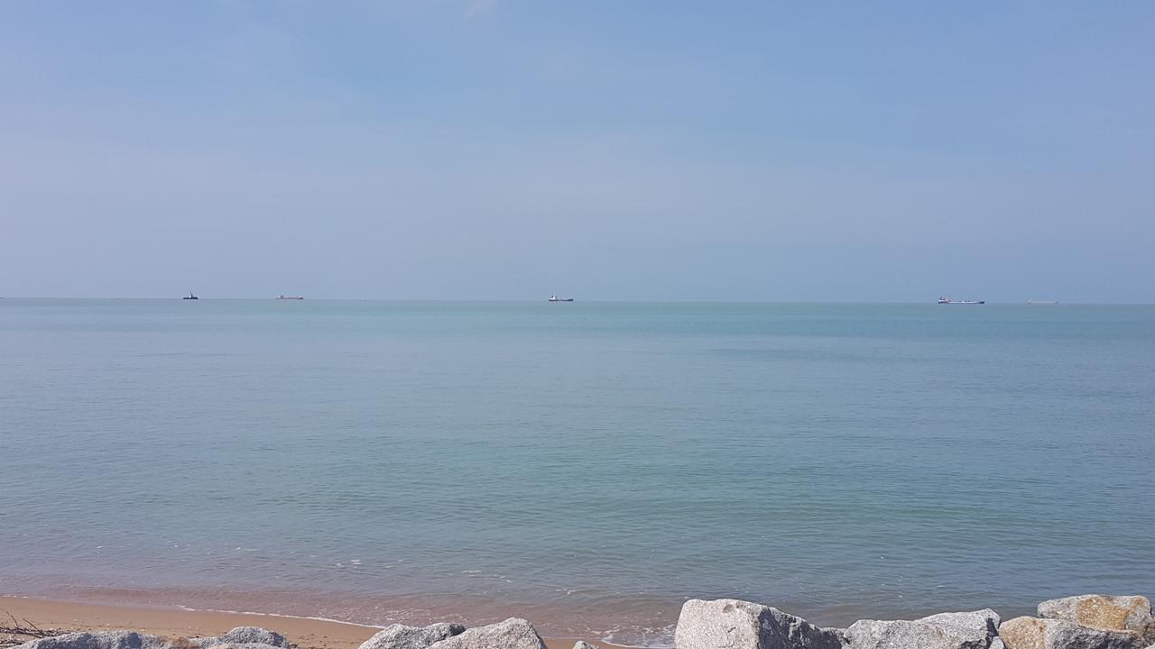 Melaka Beachfront Villa With Pool Zewnętrze zdjęcie